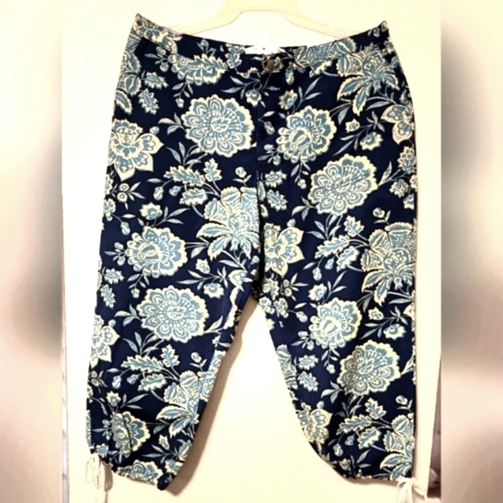 Tommy Hilfiger Capri Blue Floral Pockets Zip Front  Size 16 (NWT)